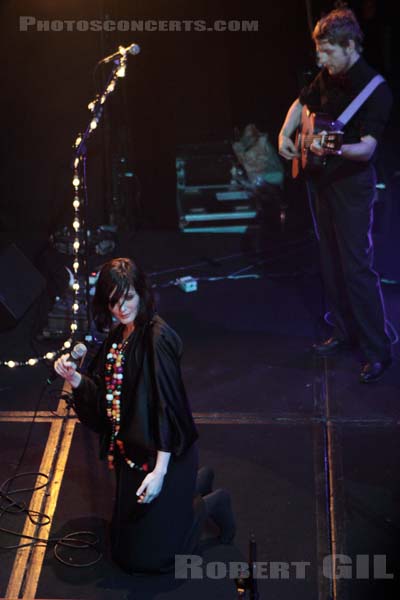 SARAH BLASKO - 2010-12-04 - PARIS - Cafe de la Danse - 